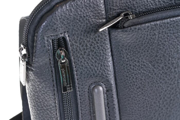 Pierre Cardin flat shoulder bag IZA364 3746 - Image 6