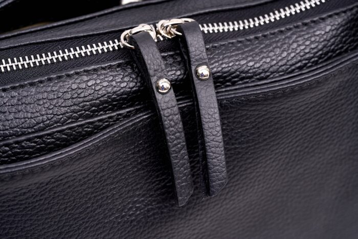 PIERRE CARDIN GENUINE LEATHER SHOULDER BAG WITH SHOULDER STRAP - 1995 DOLLAR - Image 8